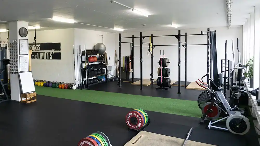 Kraftraum Zürich Altstetten – 150m² mit Rack-Stationen, Hanteln und Cardiogeräten
